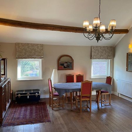 La Bruyere Du Coq Stables Guest House Sart-Dames-Avelines Eksteriør bilde